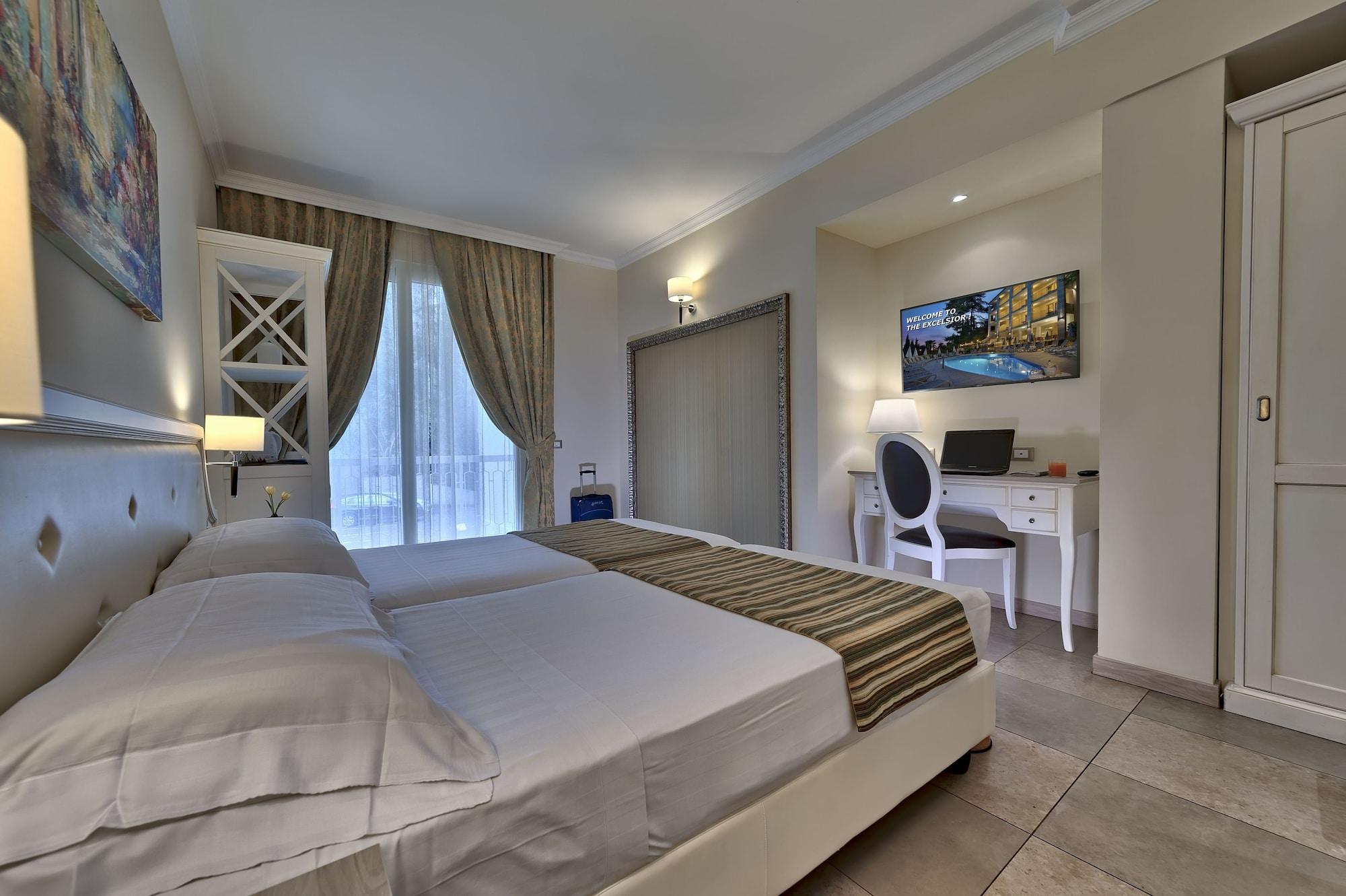 Hotel Excelsior Le Terrazze Garda  Zewnętrze zdjęcie