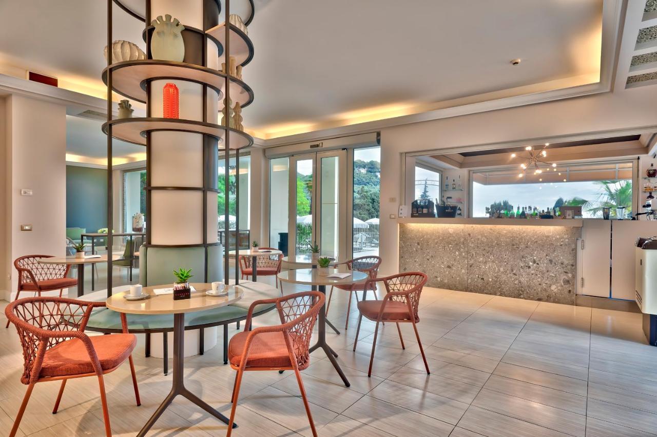 Hotel Excelsior Le Terrazze Garda  Zewnętrze zdjęcie