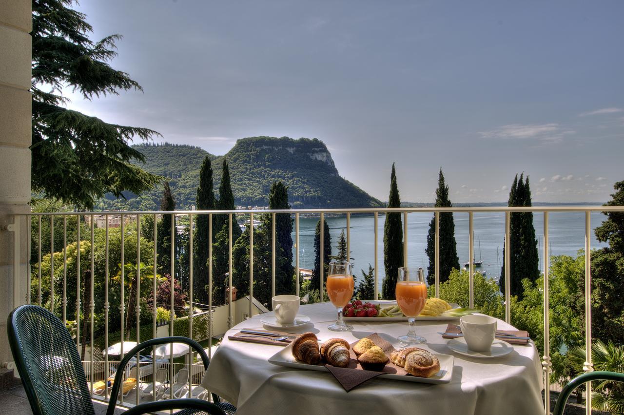Hotel Excelsior Le Terrazze Garda  Zewnętrze zdjęcie
