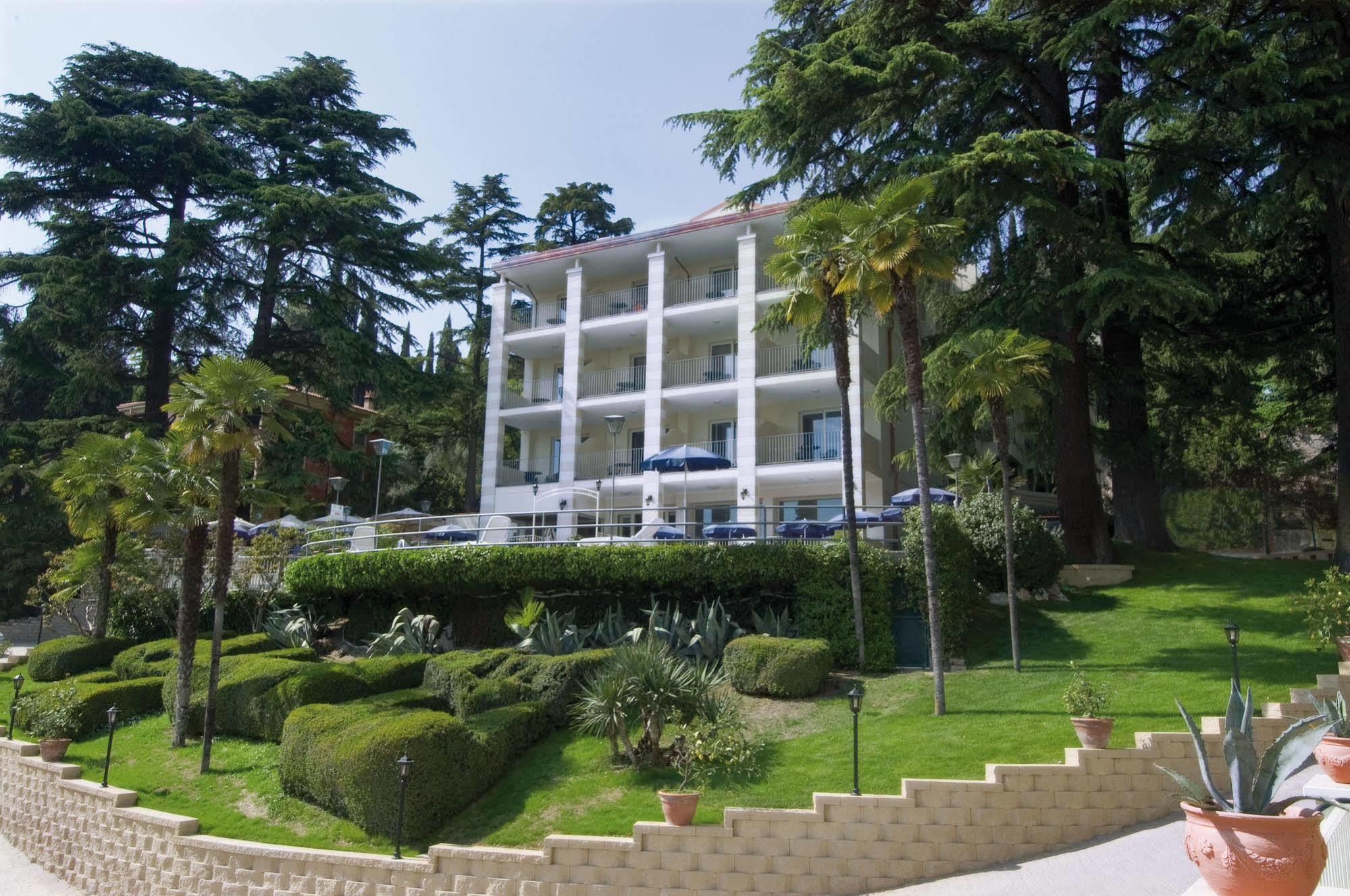 Hotel Excelsior Le Terrazze Garda  Zewnętrze zdjęcie